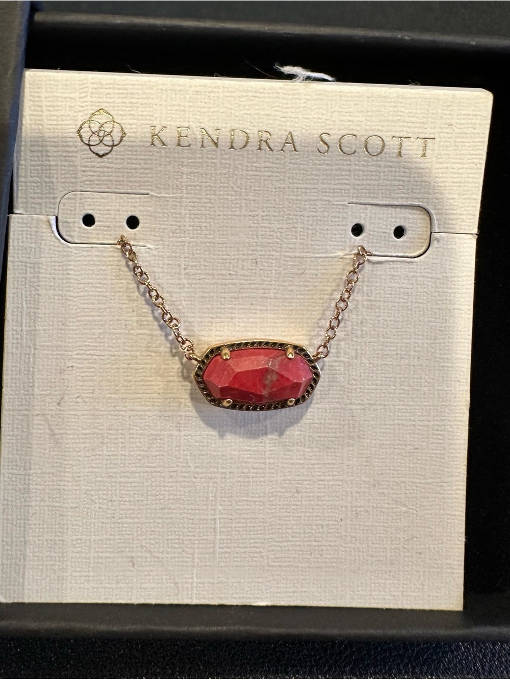 Kendra Scott Elisa Vintage Gold Etch Frame Necklace Red Magnesite-never worn